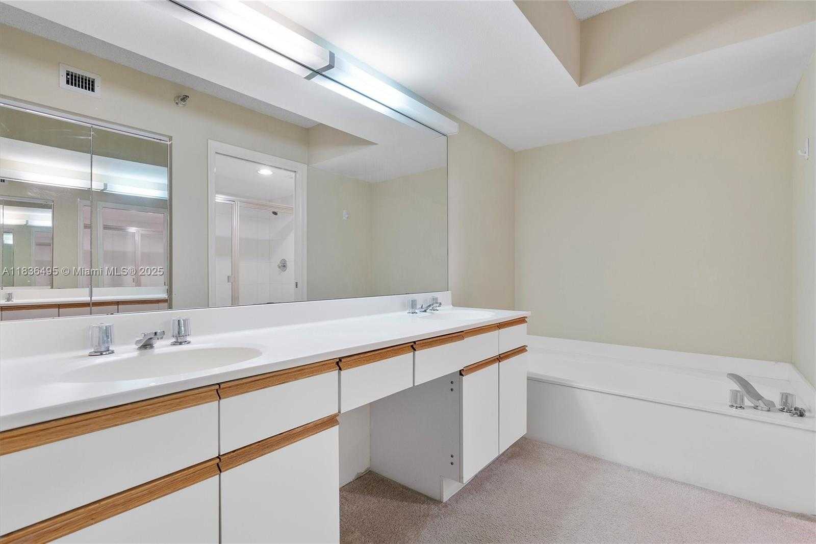 Small Image of 3530 MYSTIC POINTE DR #808, Aventura Number 18