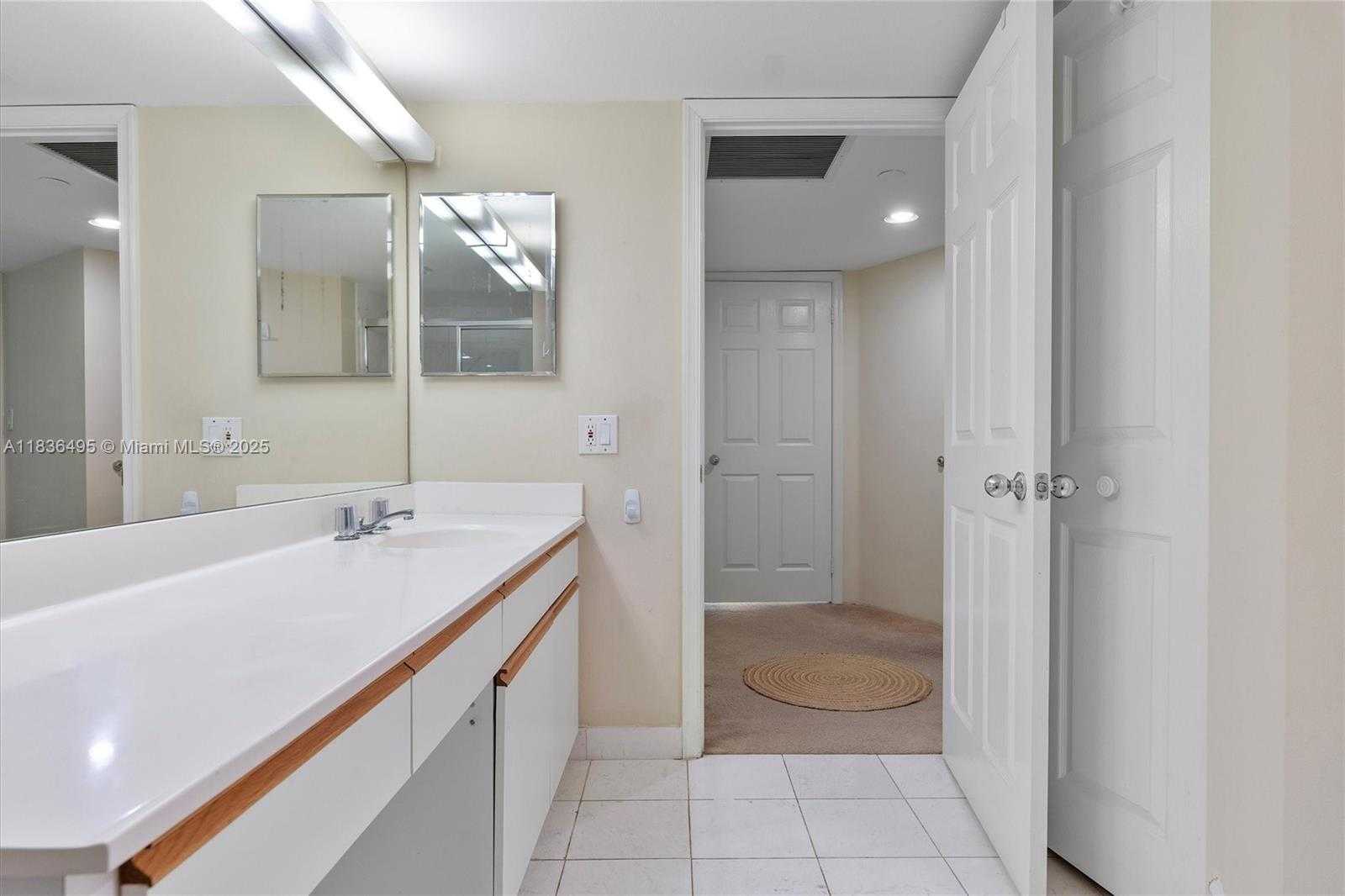 Small Image of 3530 MYSTIC POINTE DR #808, Aventura Number 24
