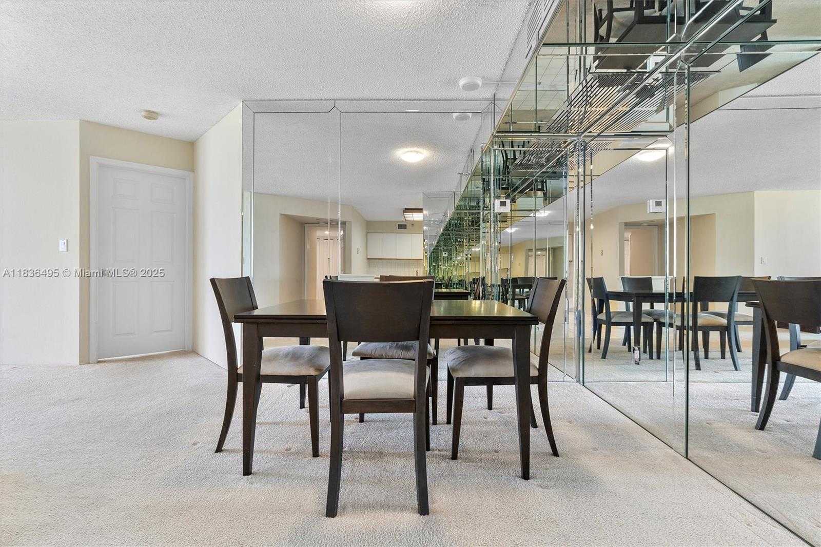Small Image of 3530 MYSTIC POINTE DR #808, Aventura Number 4
