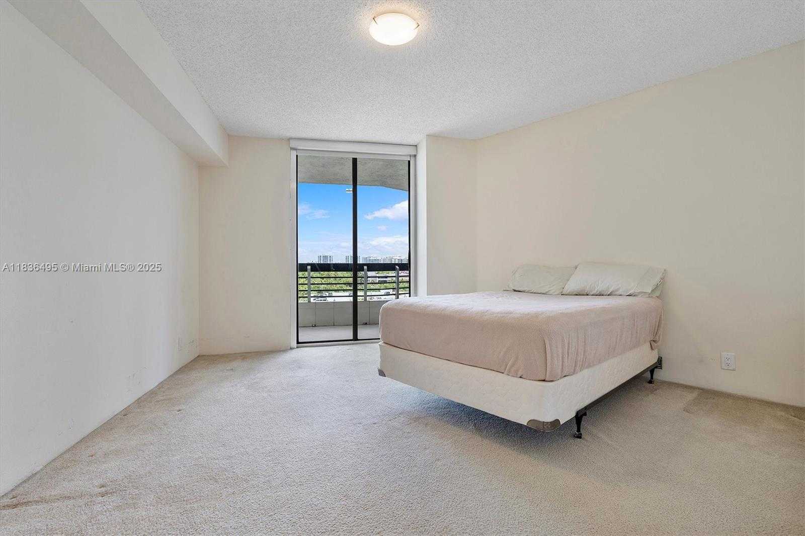Small Image of 3530 MYSTIC POINTE DR #808, Aventura Number 7