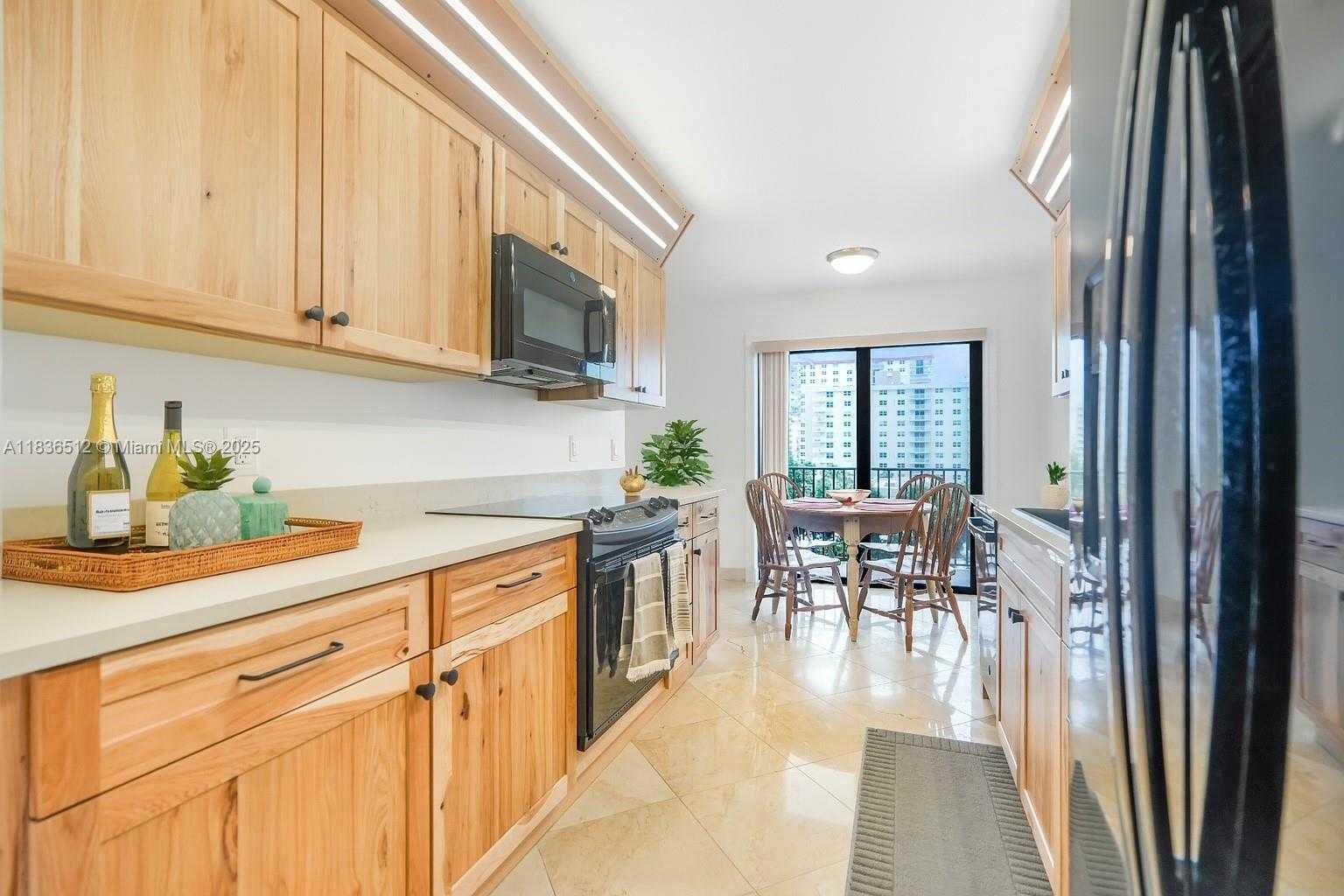 Small Image of 1201 SOUTH OCEAN DR #410S, Hollywood Number 2