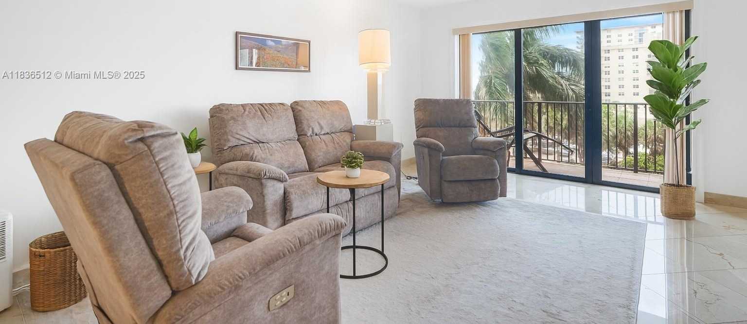 Small Image of 1201 SOUTH OCEAN DR #410S, Hollywood Number 3