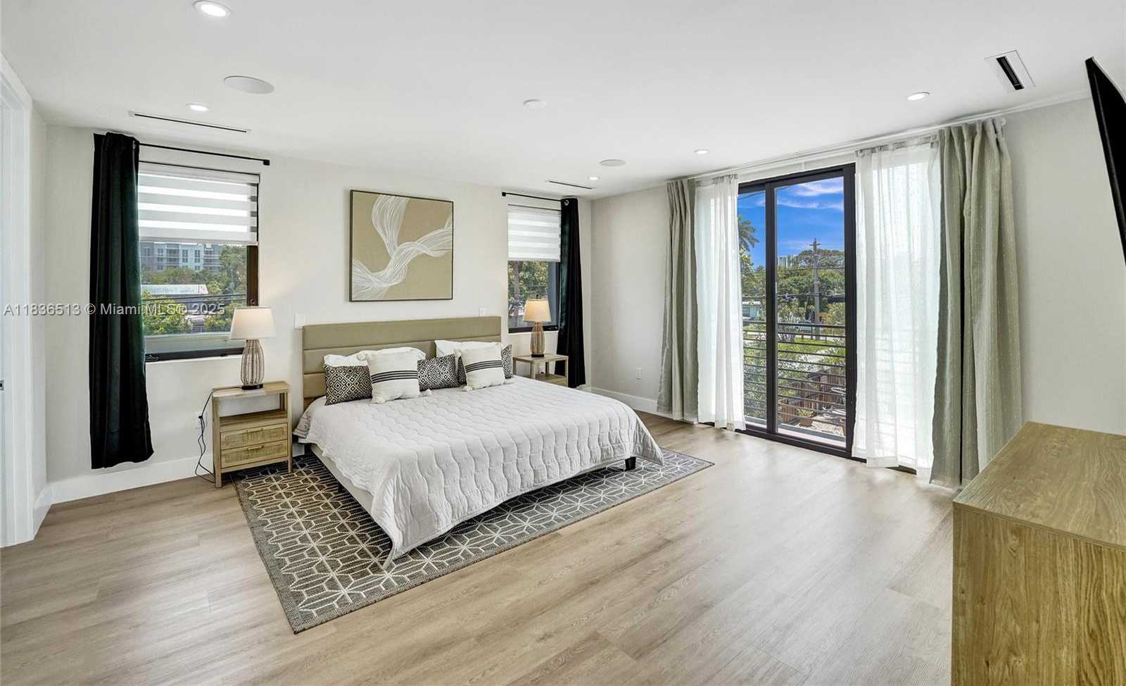 Small Image of 1617 NORTH EAST 11TH ST #1, Fort Lauderdale Number 25