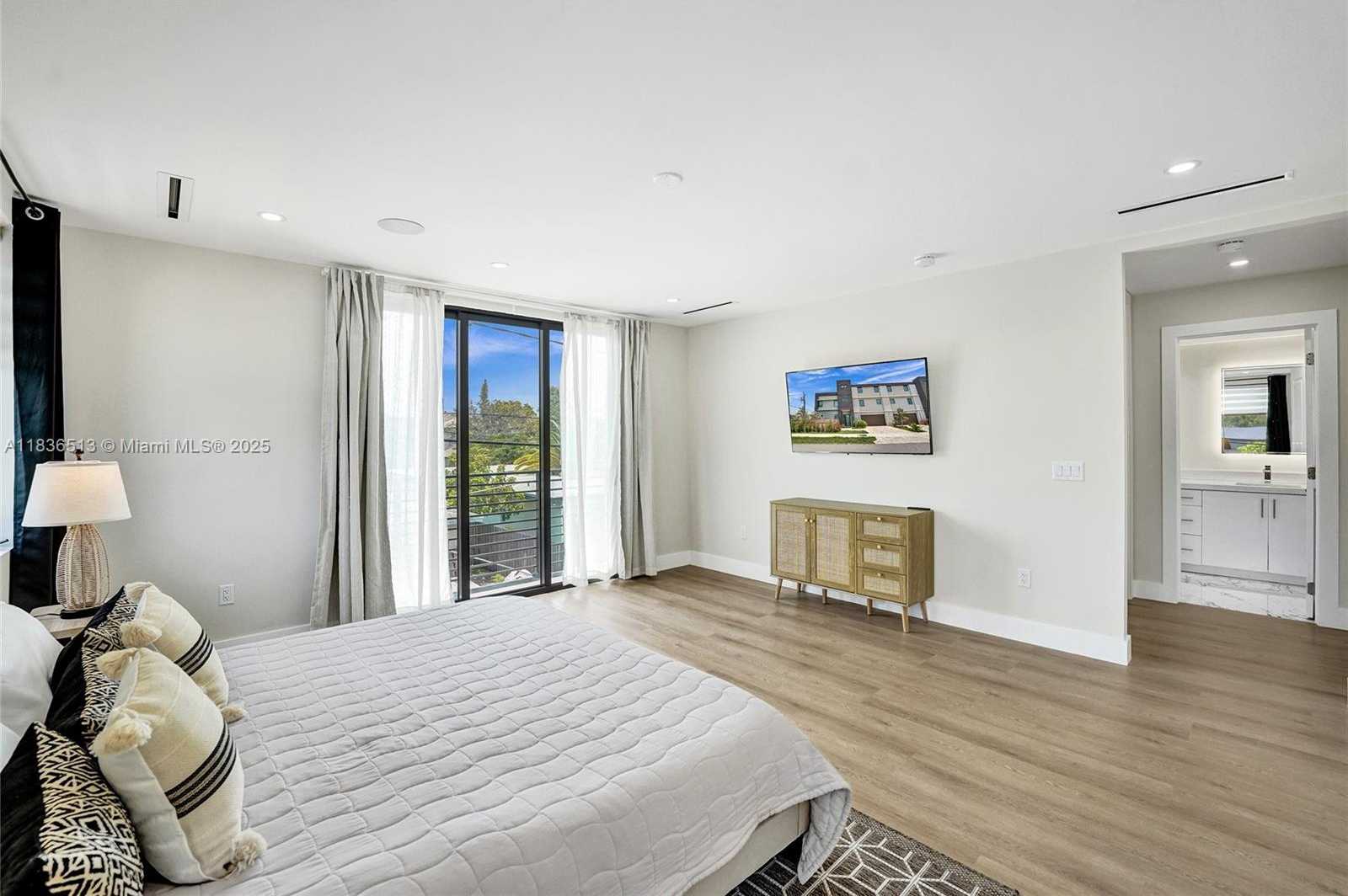 Small Image of 1617 NORTH EAST 11TH ST #1, Fort Lauderdale Number 52