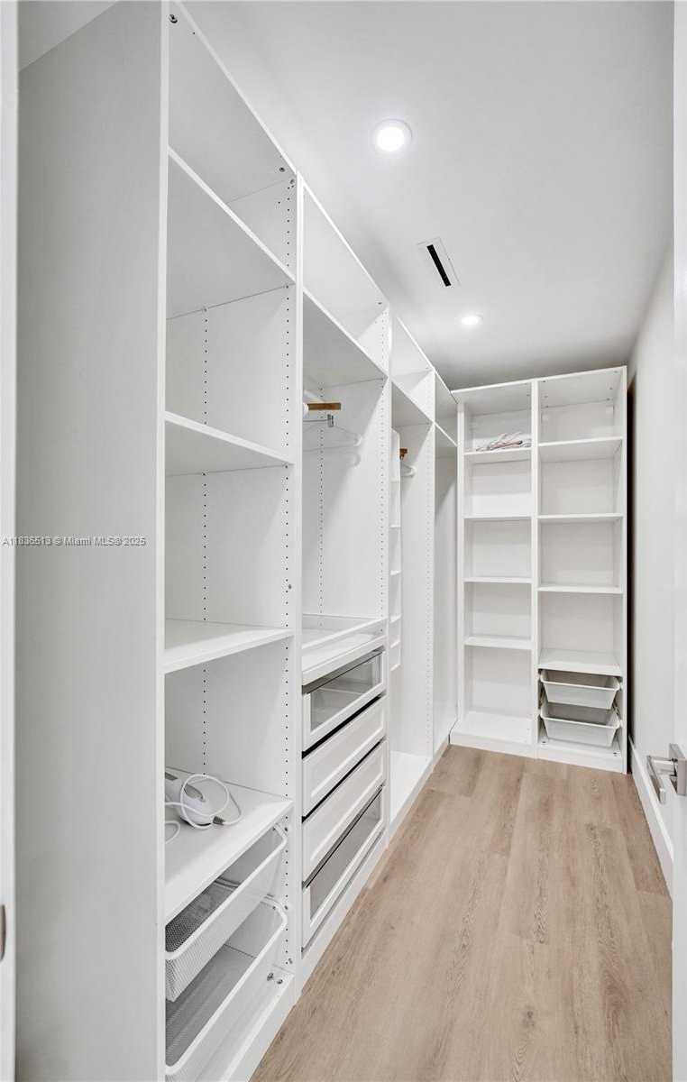 Small Image of 1617 NORTH EAST 11TH ST #1, Fort Lauderdale Number 56