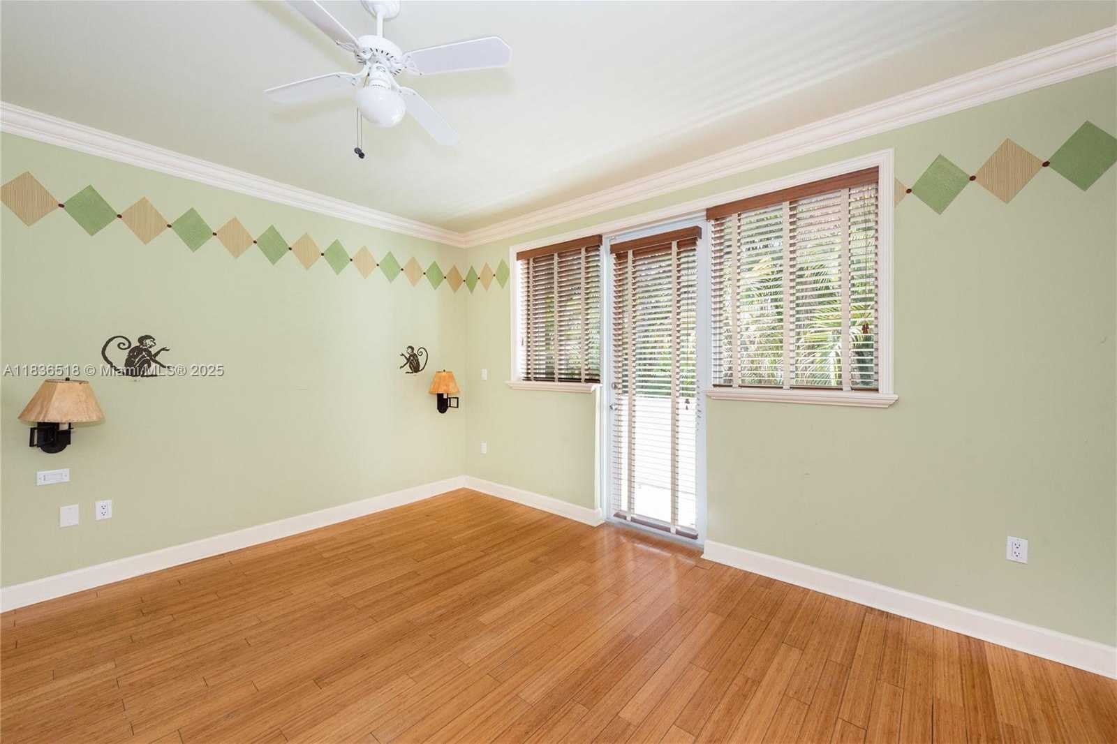 Small Image of 602 MALAGA AVE #B, Coral Gables Number 12