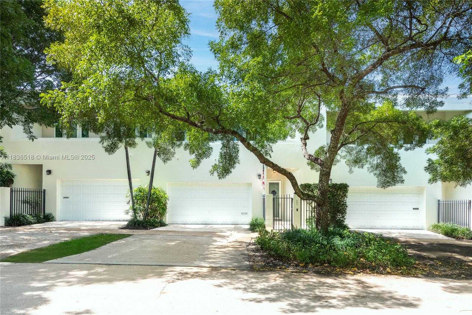 Small Image of 602 MALAGA AVE #B, Coral Gables Number 2