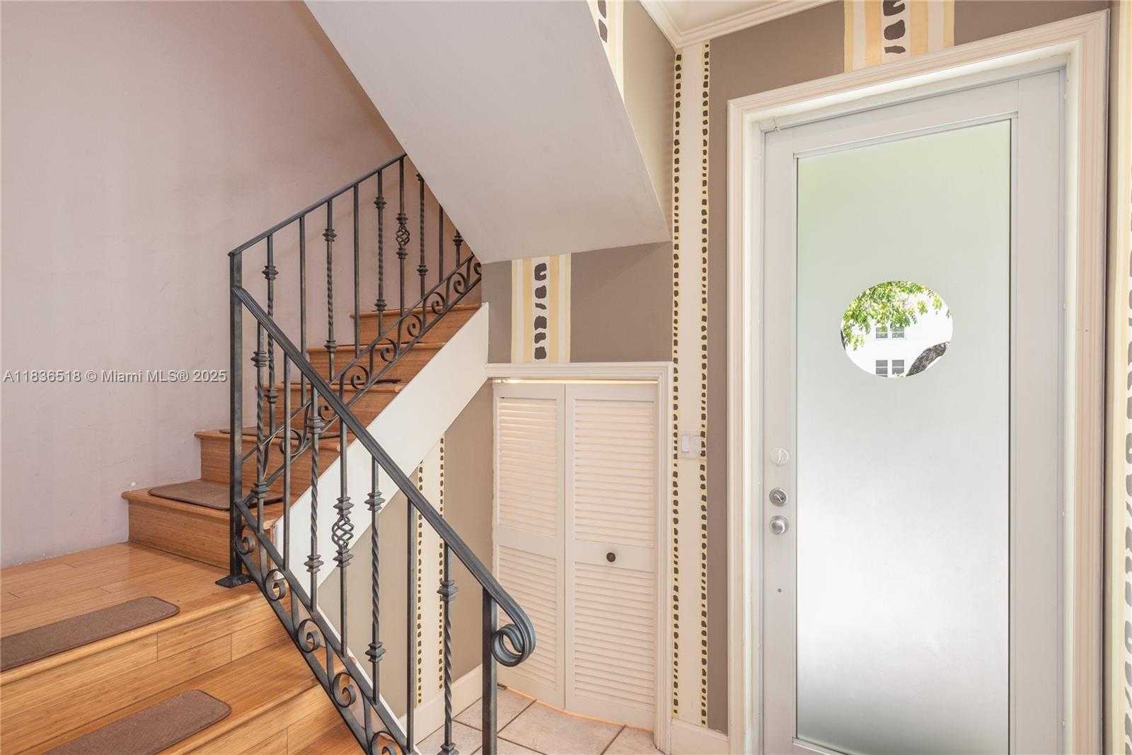 Small Image of 602 MALAGA AVE #B, Coral Gables Number 3