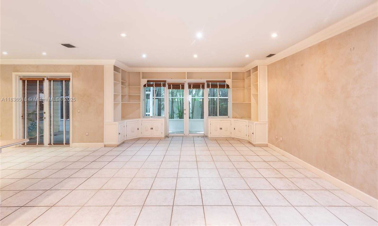 Small Image of 602 MALAGA AVE #B, Coral Gables Number 4
