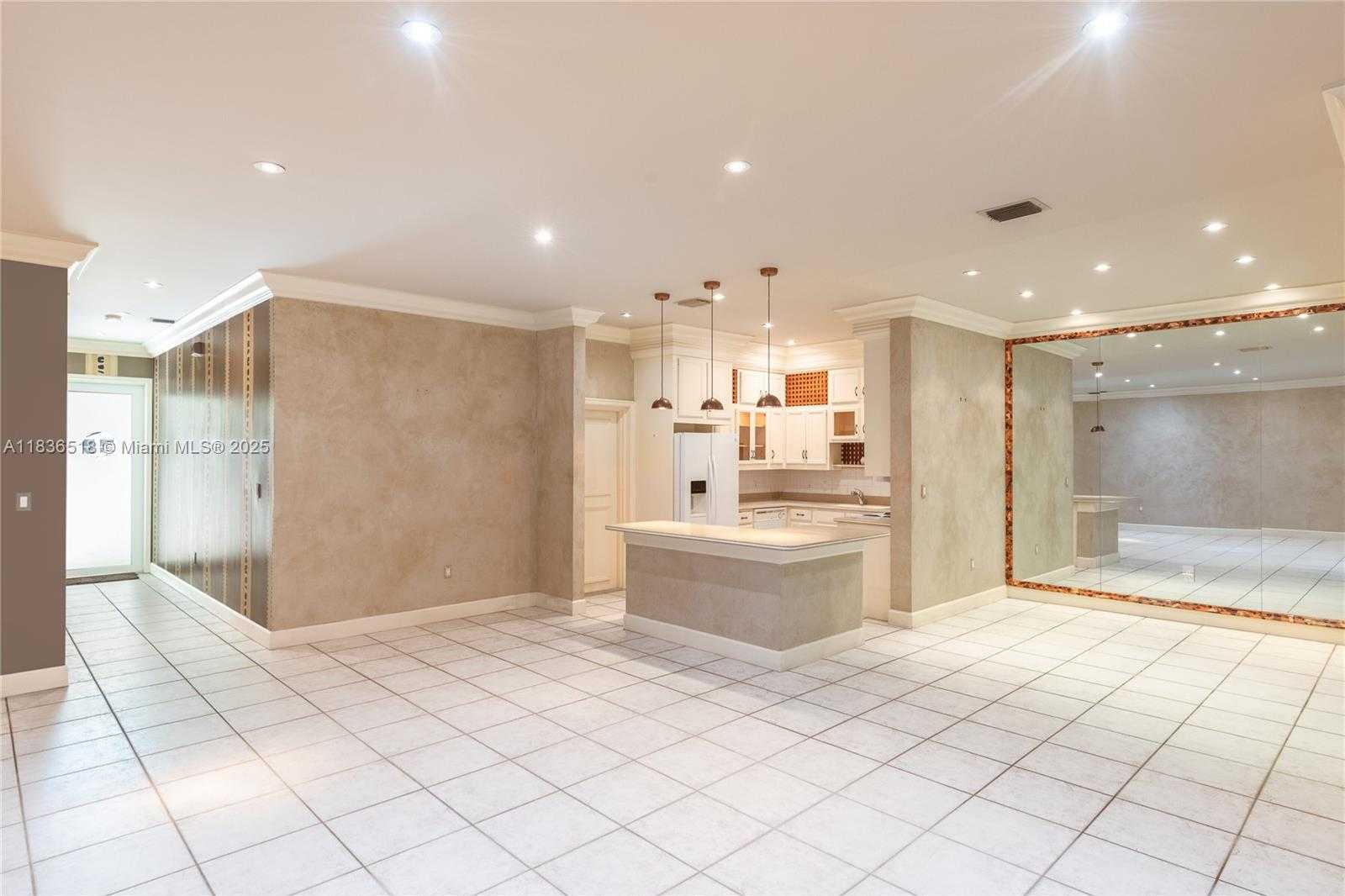 Small Image of 602 MALAGA AVE #B, Coral Gables Number 6