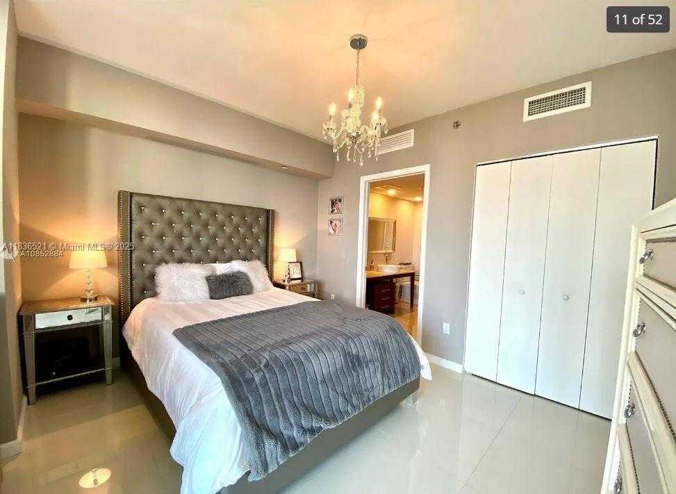 Small Image of 495 BRICKELL AVE #1205, Miami Number 8