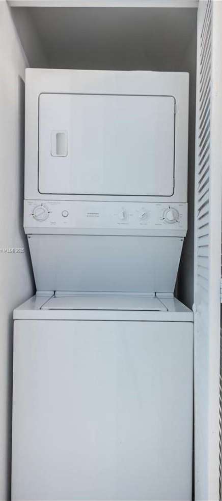 Small Image of 951 BRICKELL AVE #2405, Miami Number 18