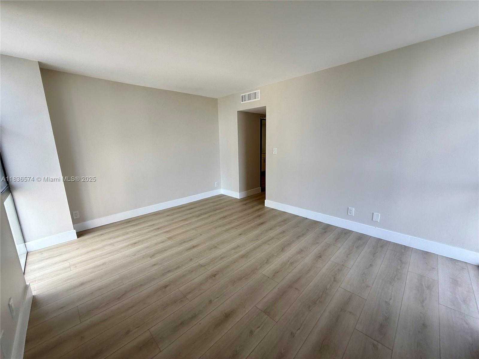 Small Image of 20335 WEST COUNTRY CLUB DR #1203, Aventura Number 14