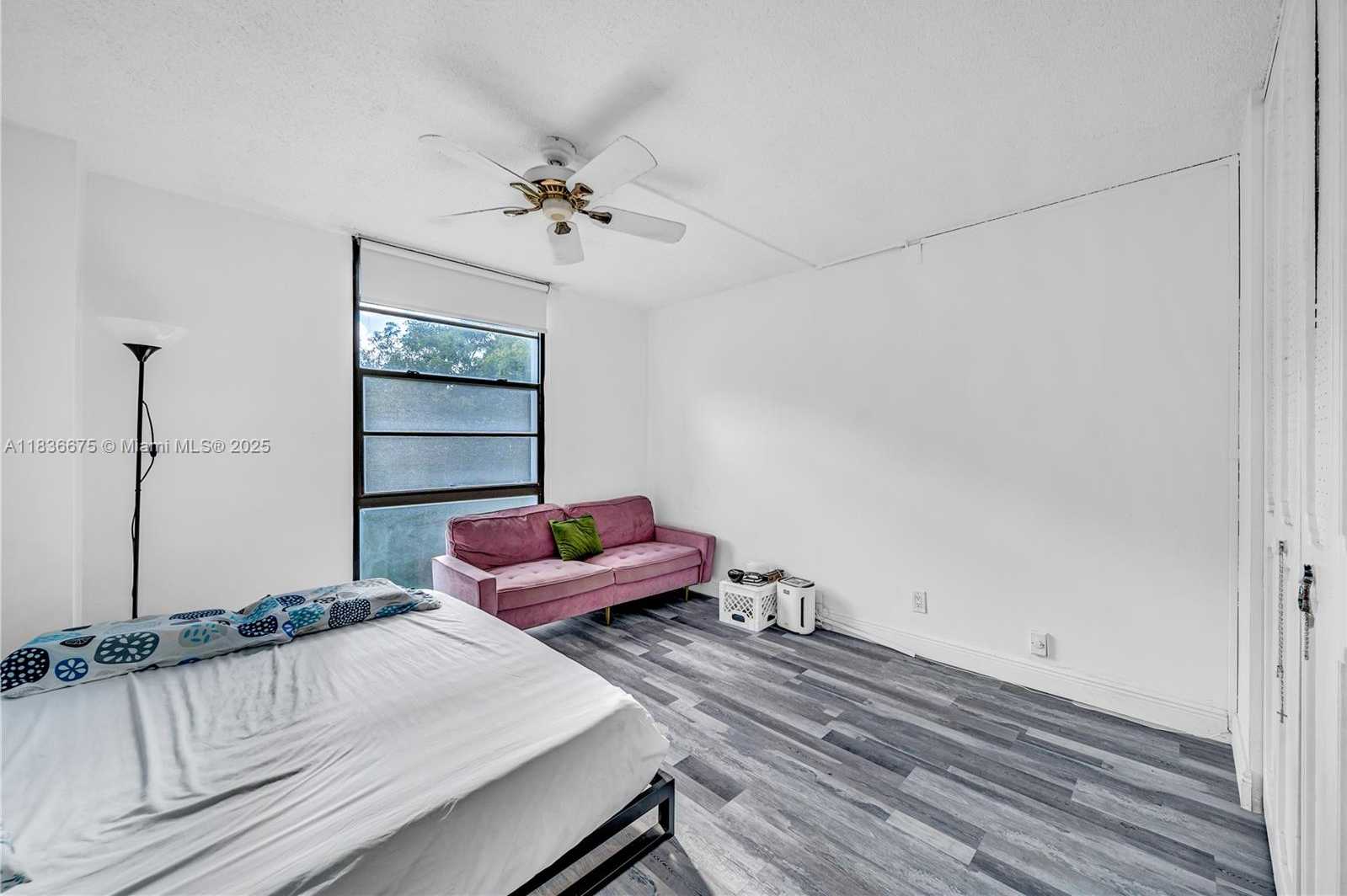 Small Image of 3401 NORTH COUNTRY CLUB DR #308, Aventura Number 11