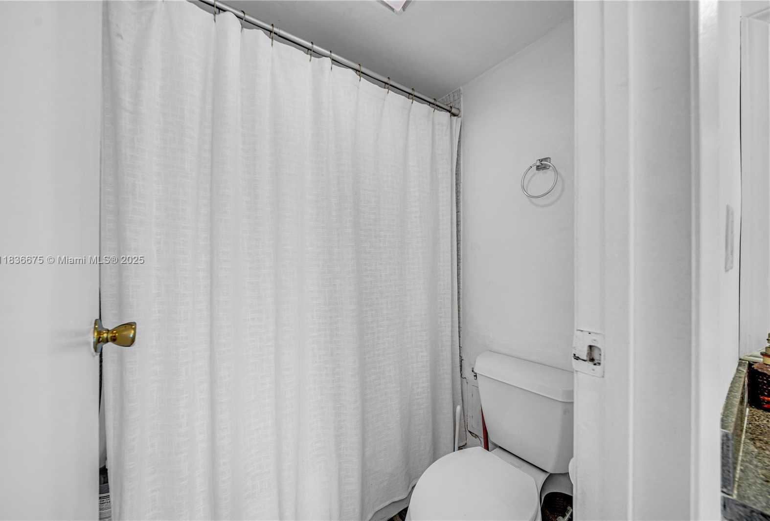 Small Image of 3401 NORTH COUNTRY CLUB DR #308, Aventura Number 13