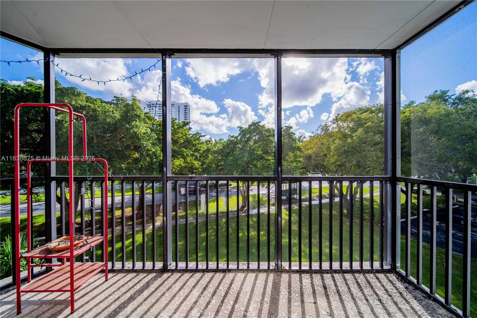 Small Image of 3401 NORTH COUNTRY CLUB DR #308, Aventura Number 14