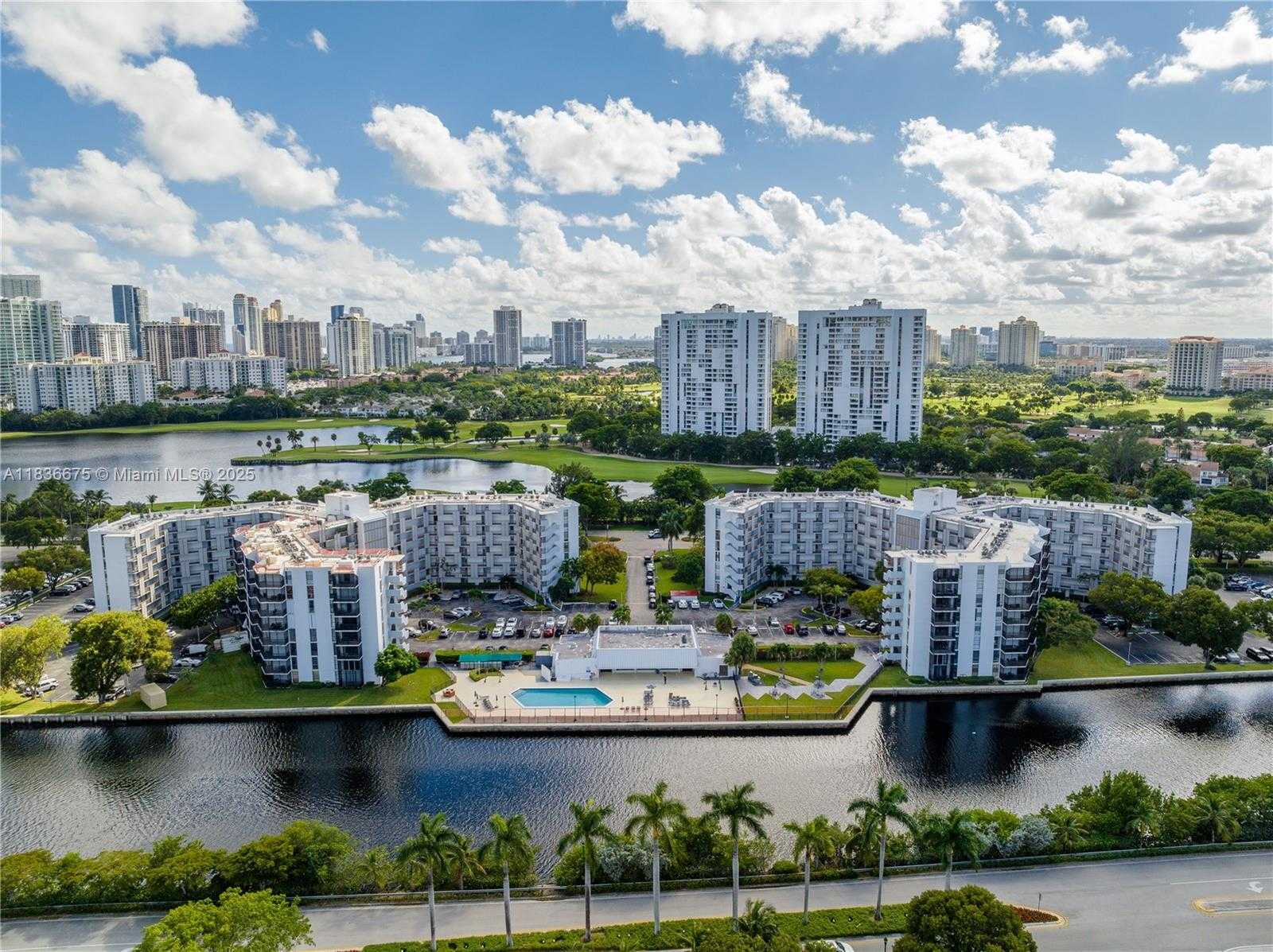 Small Image of 3401 NORTH COUNTRY CLUB DR #308, Aventura Number 24