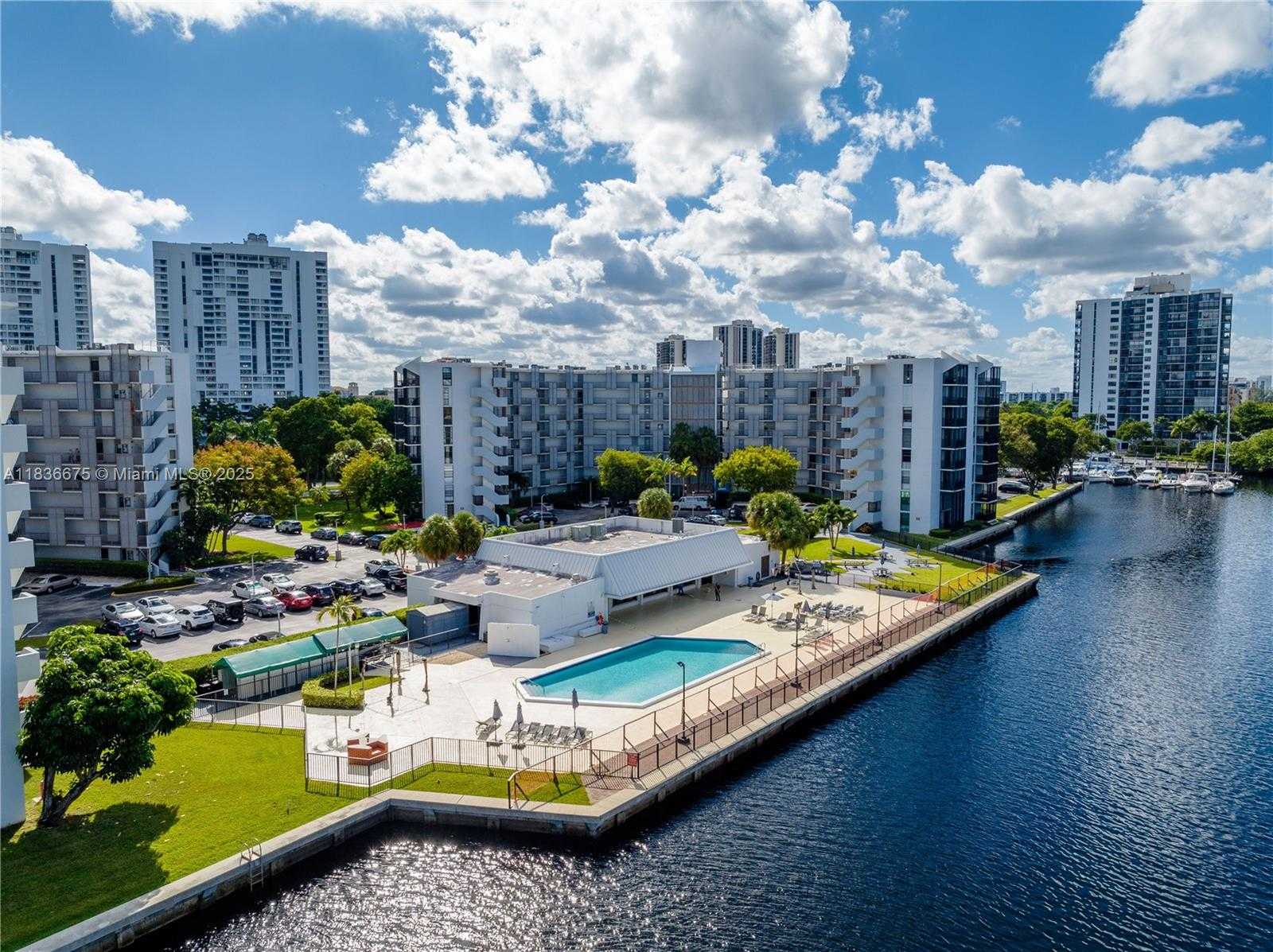 Small Image of 3401 NORTH COUNTRY CLUB DR #308, Aventura Number 26