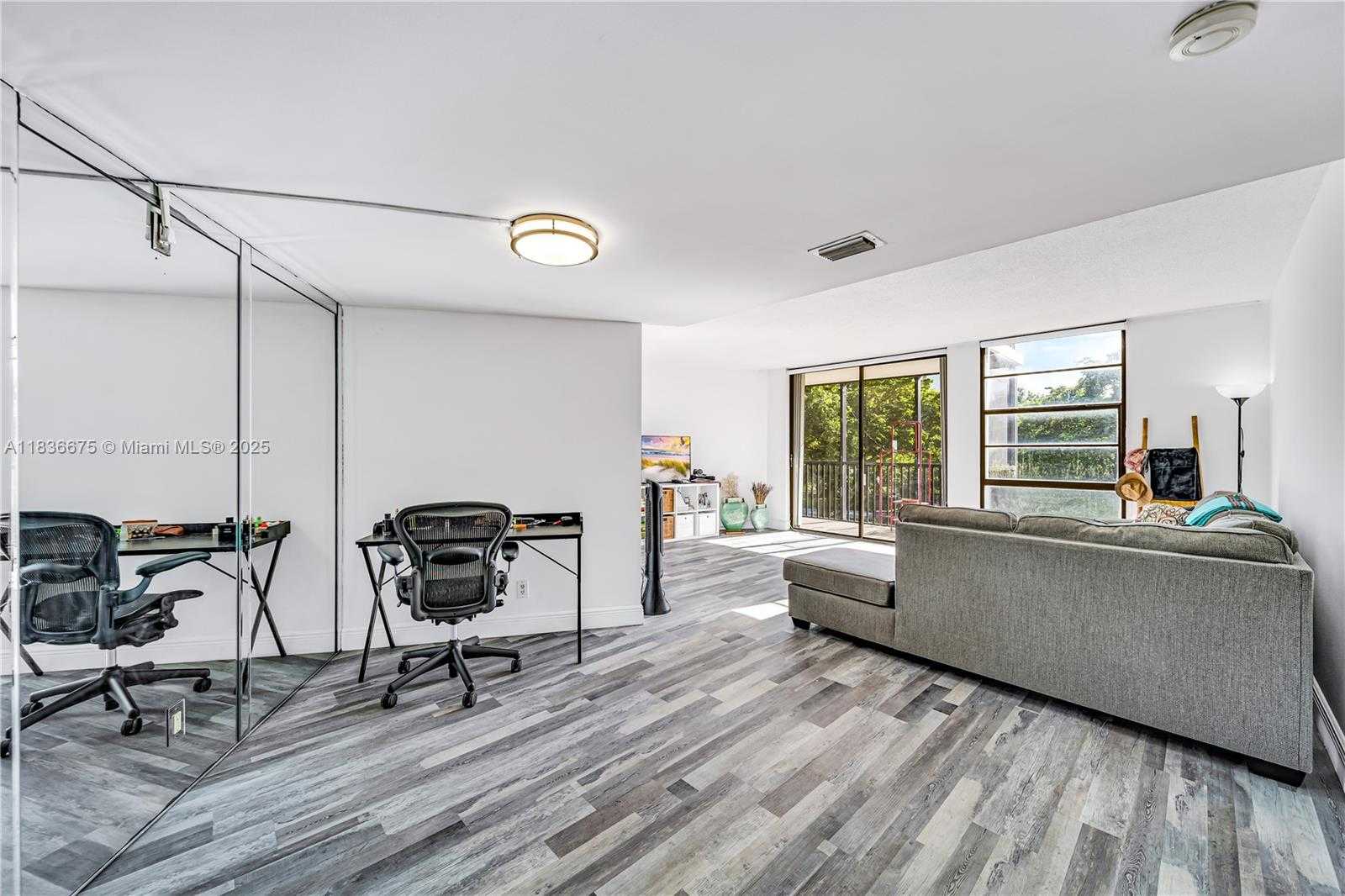 Small Image of 3401 NORTH COUNTRY CLUB DR #308, Aventura Number 5