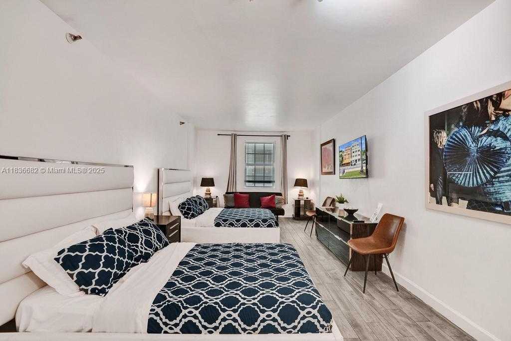 Small Image of 834 OCEAN DR #306, Miami Beach Number 11