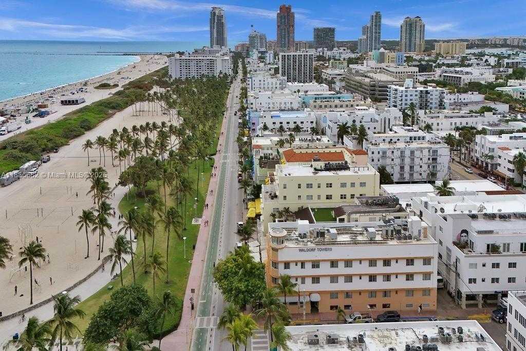 Small Image of 834 OCEAN DR #306, Miami Beach Number 3