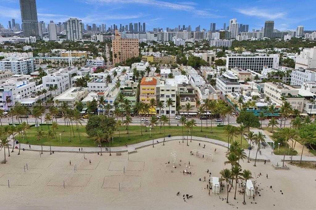 Small Image of 834 OCEAN DR #306, Miami Beach Number 5