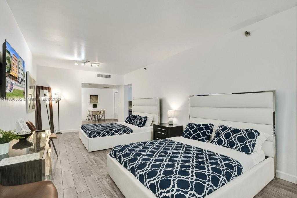 Small Image of 834 OCEAN DR #306, Miami Beach Number 9