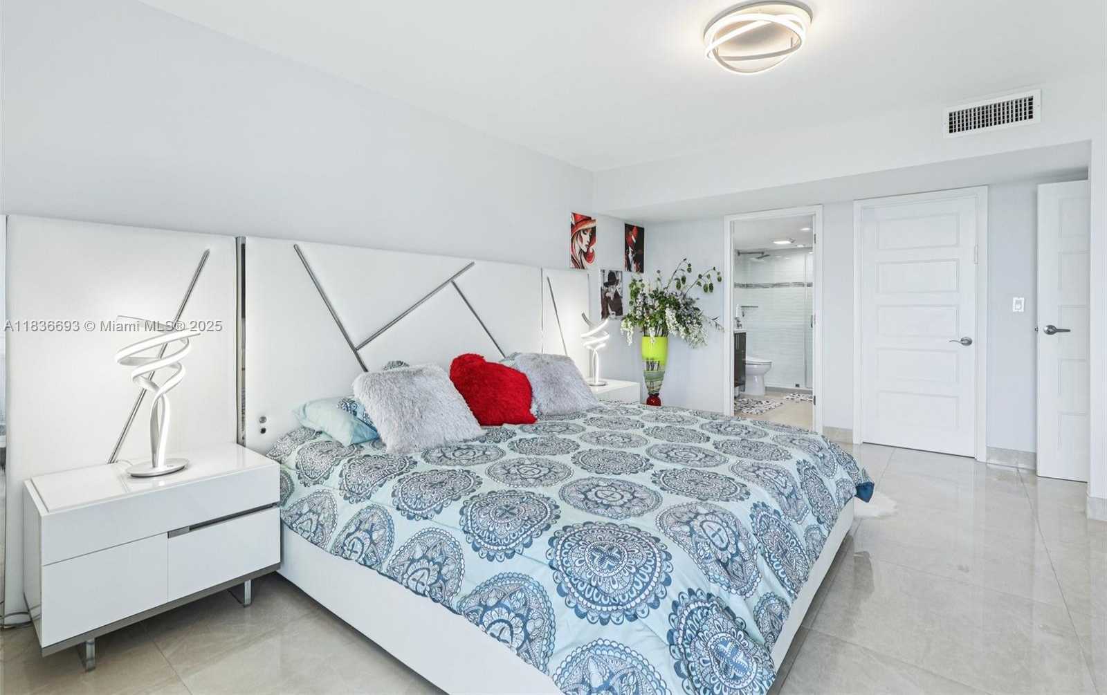 Small Image of 20379 WEST COUNTRY CLUB DR #1436, Aventura Number 13