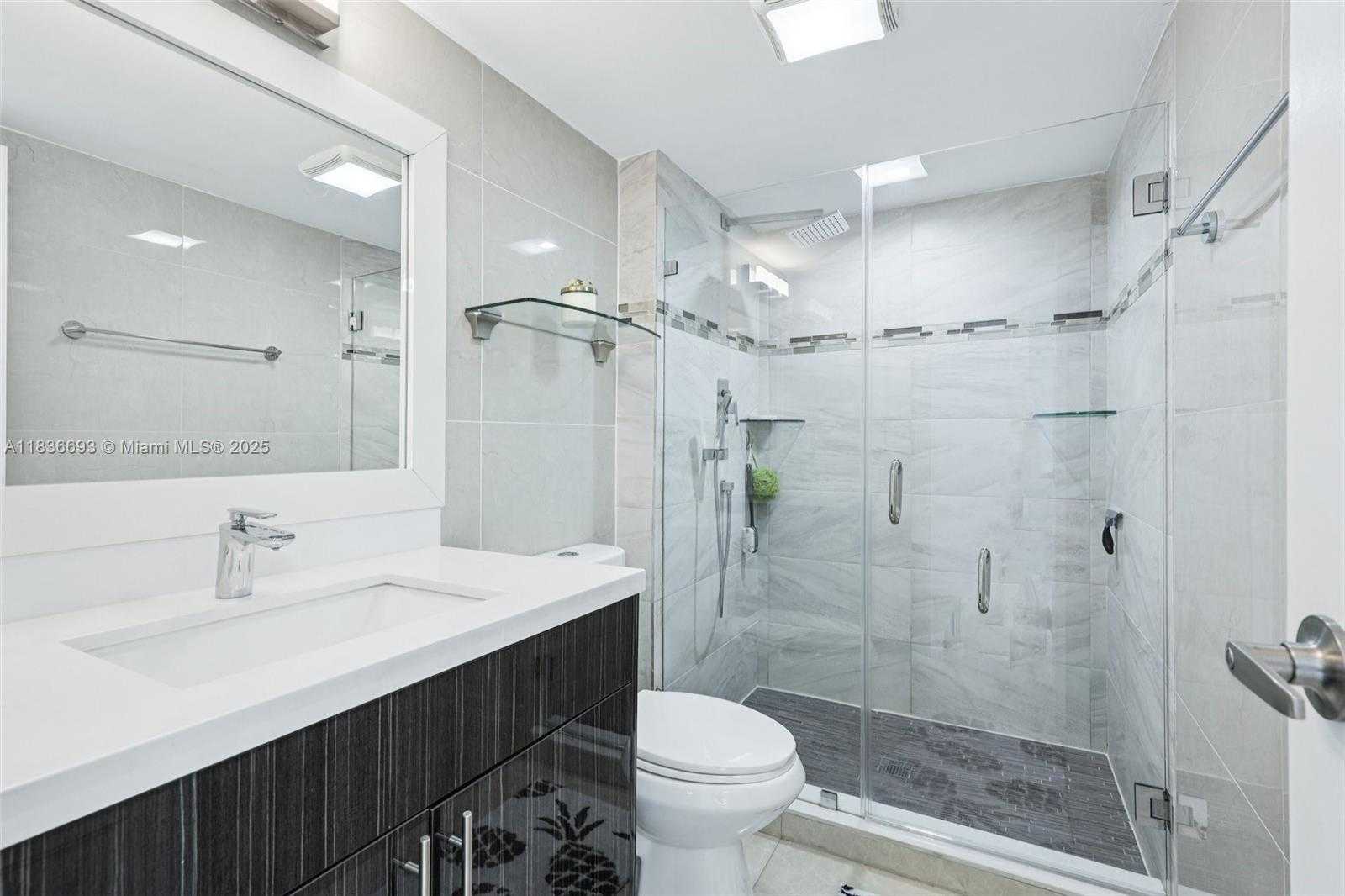 Small Image of 20379 WEST COUNTRY CLUB DR #1436, Aventura Number 17