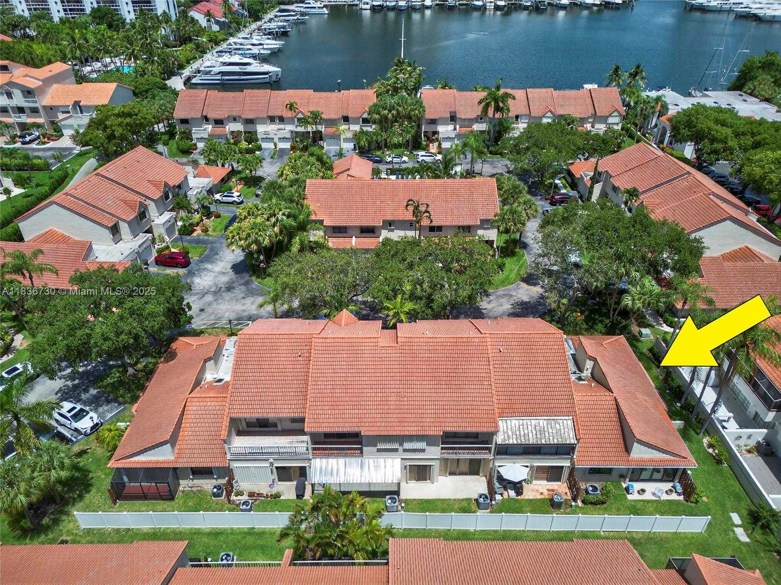 Small Image of 21150 JIB CT #J11, Aventura Number 43