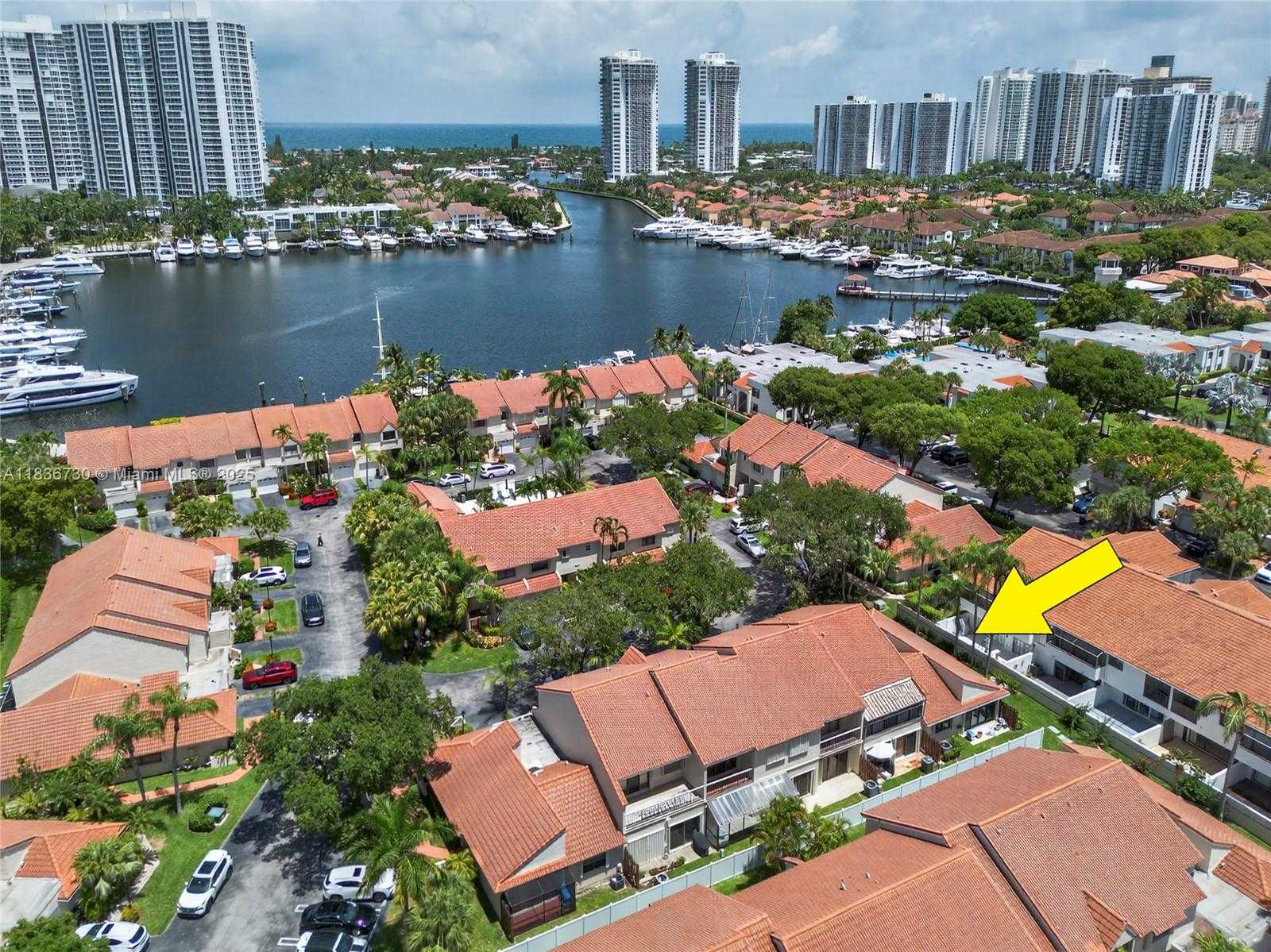 Small Image of 21150 JIB CT #J11, Aventura Number 45