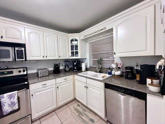 Small Image of 9491 SOUTH EAST EVERGREEN PL #102, Davie Number 16