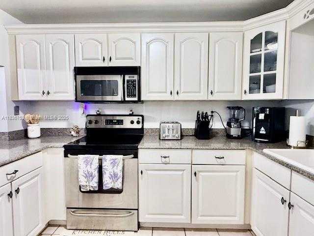 Small Image of 9491 SOUTH EAST EVERGREEN PL #102, Davie Number 20