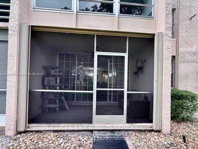 Small Image of 9491 SOUTH EAST EVERGREEN PL #102, Davie Number 30