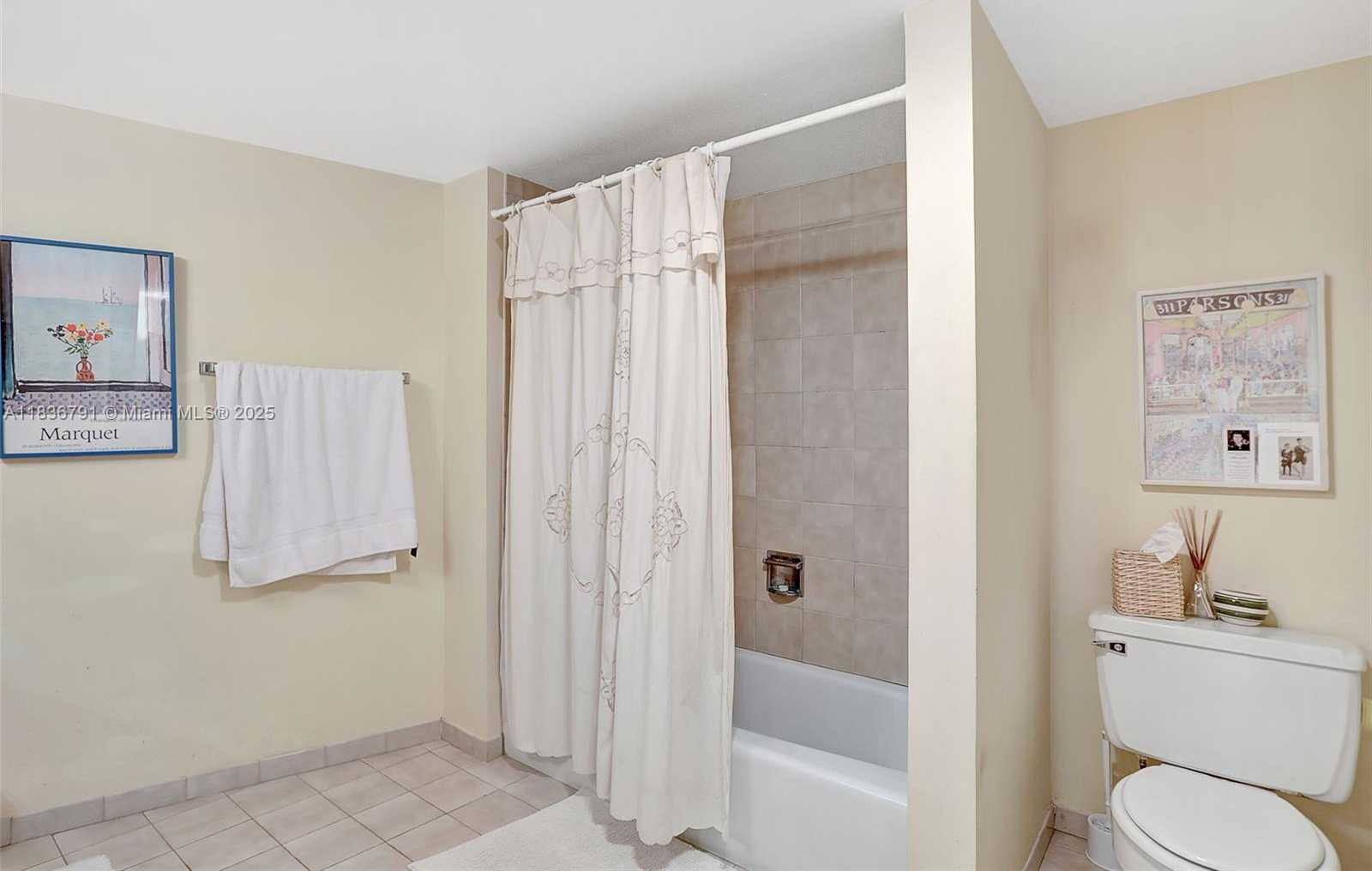 Small Image of 1800 SOUTH OCEAN BLVD #210, Lauderdale By The Sea Number 19