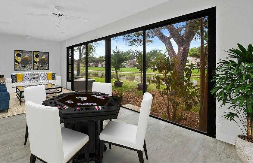 Small Image of 103 LAKE TERRY DR, West Palm Beach Number 14