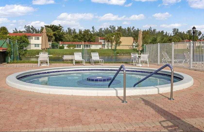 Small Image of 103 LAKE TERRY DR, West Palm Beach Number 16