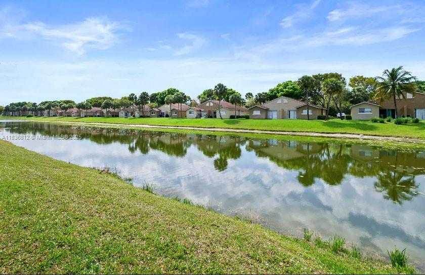 Small Image of 103 LAKE TERRY DR, West Palm Beach Number 17