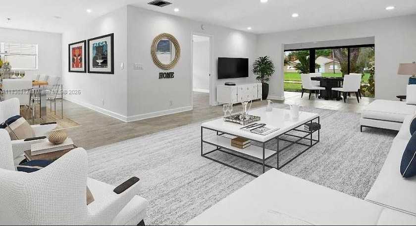 Small Image of 103 LAKE TERRY DR, West Palm Beach Number 3