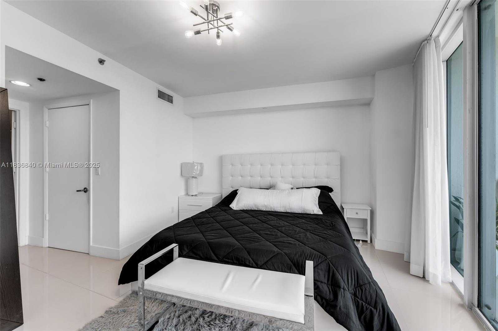 Small Image of 495 BRICKELL AVE #BAY1007, Miami Number 11