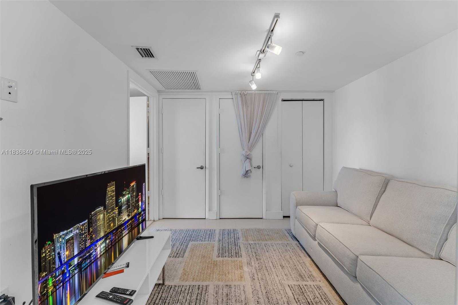 Small Image of 495 BRICKELL AVE #BAY1007, Miami Number 22