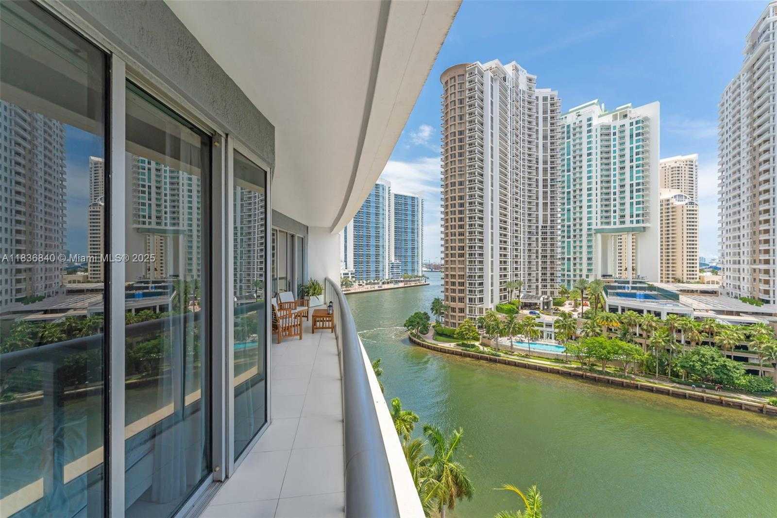 Small Image of 495 BRICKELL AVE #BAY1007, Miami Number 27