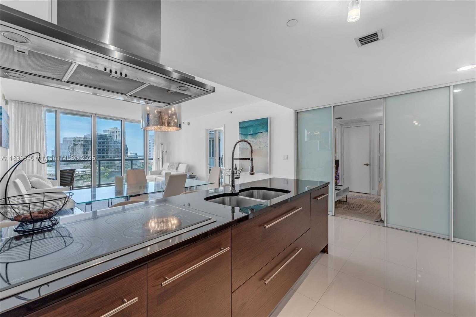 Small Image of 495 BRICKELL AVE #BAY1007, Miami Number 6