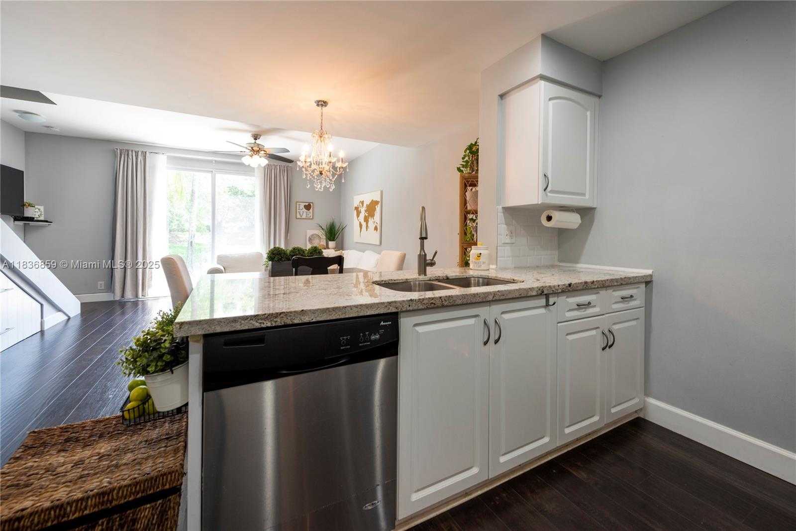 Small Image of 1606 VERACRUZ LN, Weston Number 10