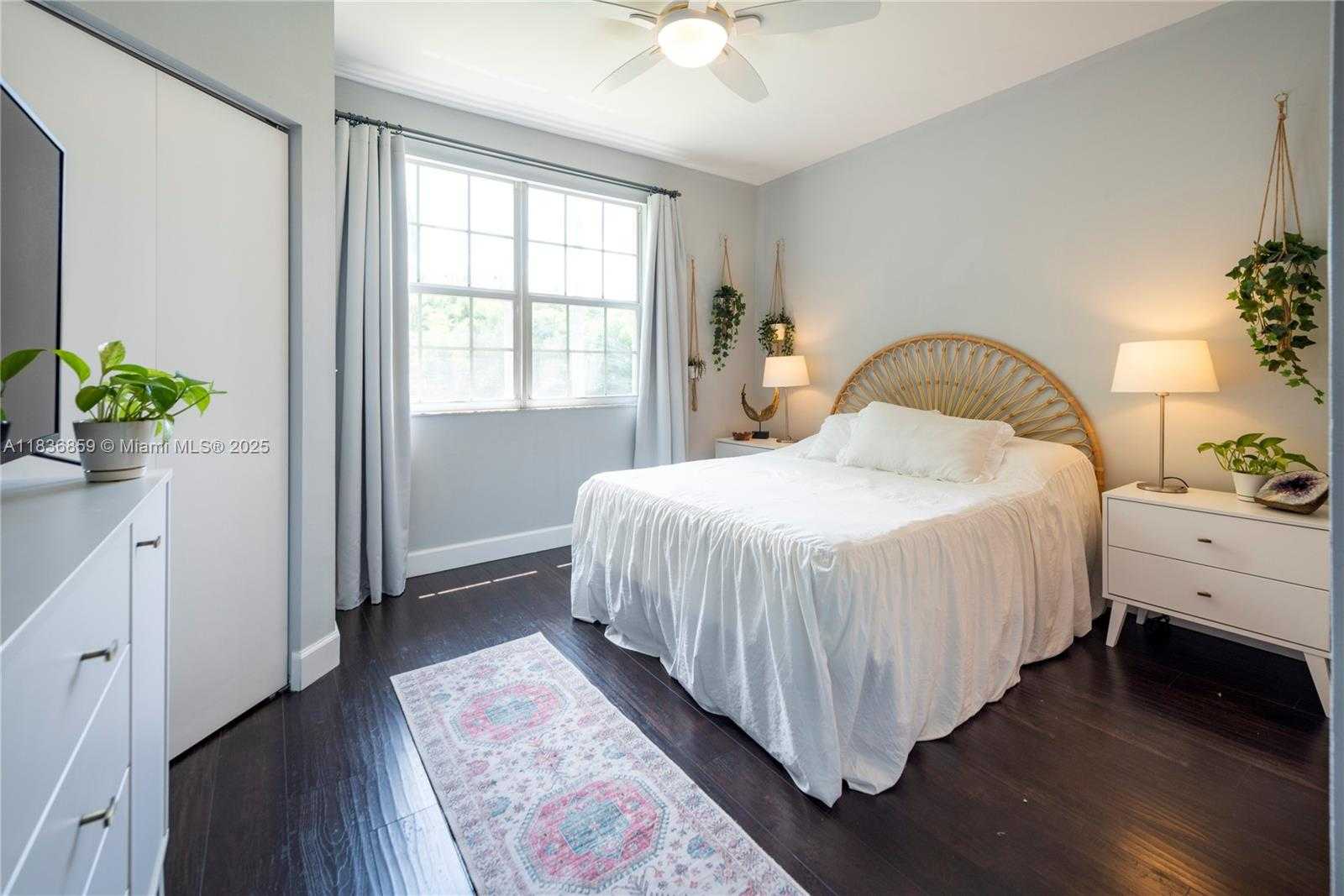 Small Image of 1606 VERACRUZ LN, Weston Number 19