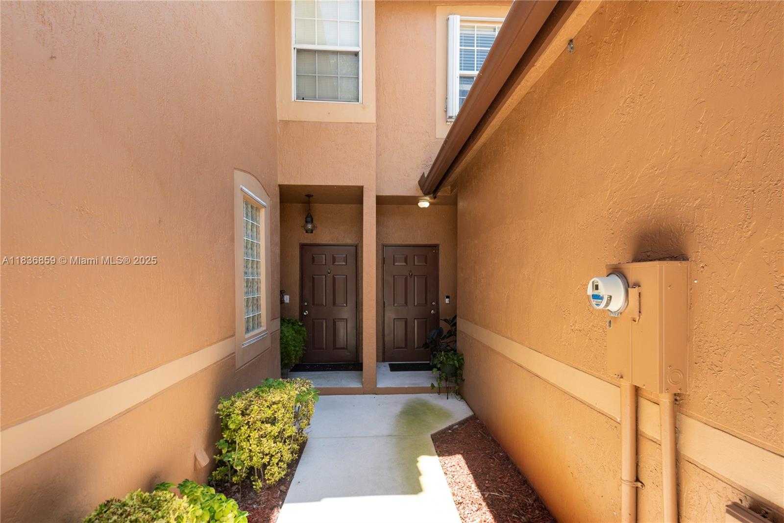 Small Image of 1606 VERACRUZ LN, Weston Number 3