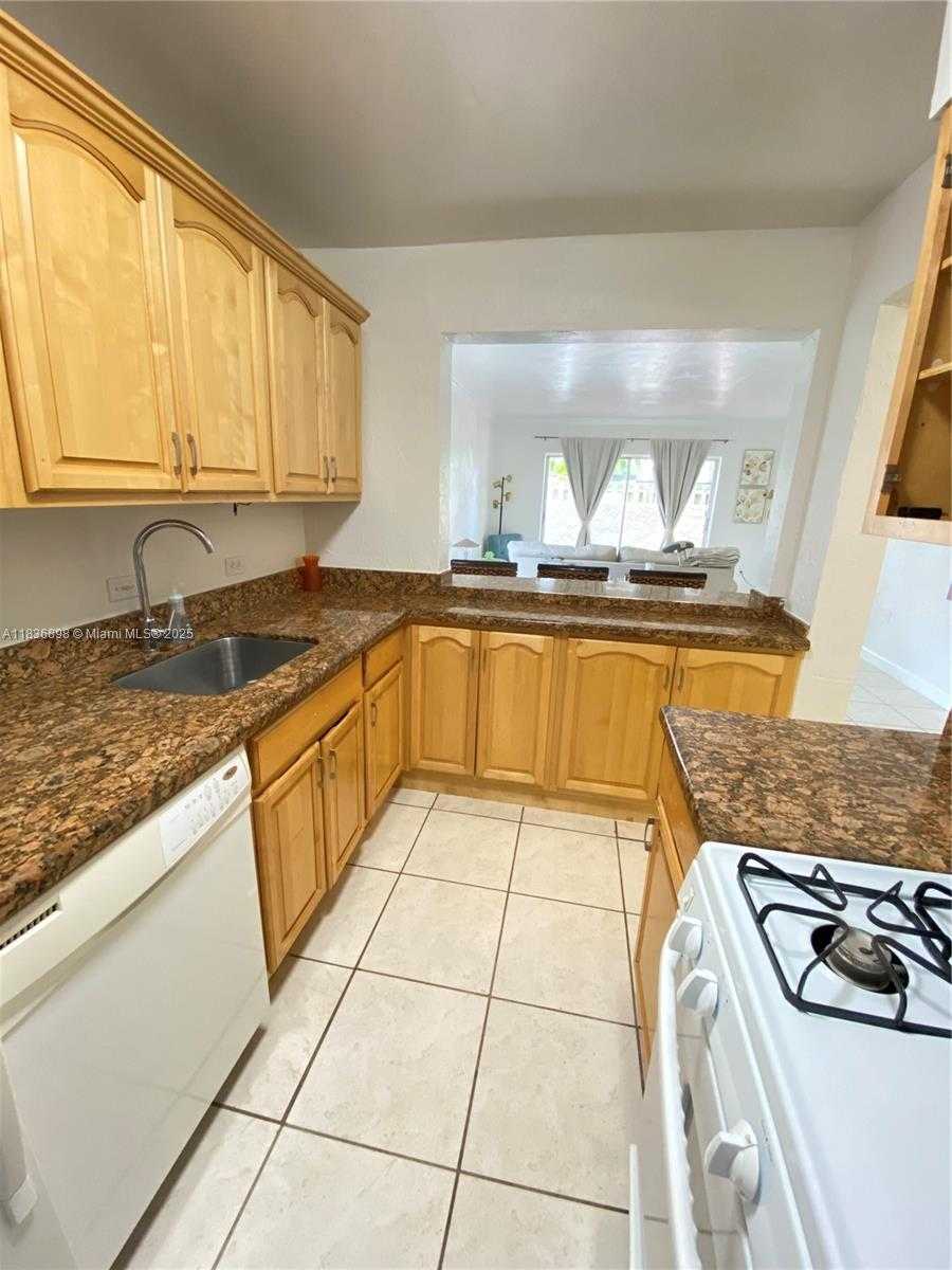 Small Image of 6900 NORTH KENDALL DR #A102, Pinecrest Number 20