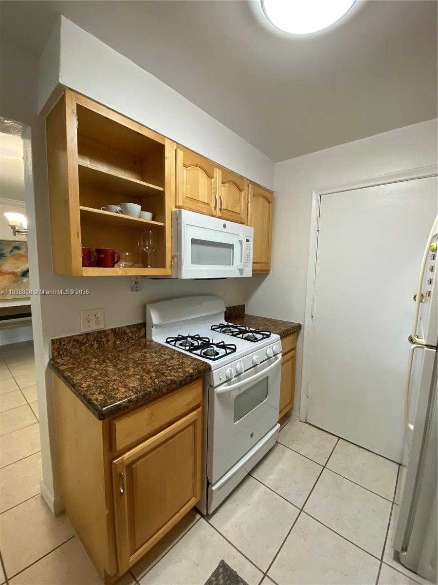 Small Image of 6900 NORTH KENDALL DR #A102, Pinecrest Number 21