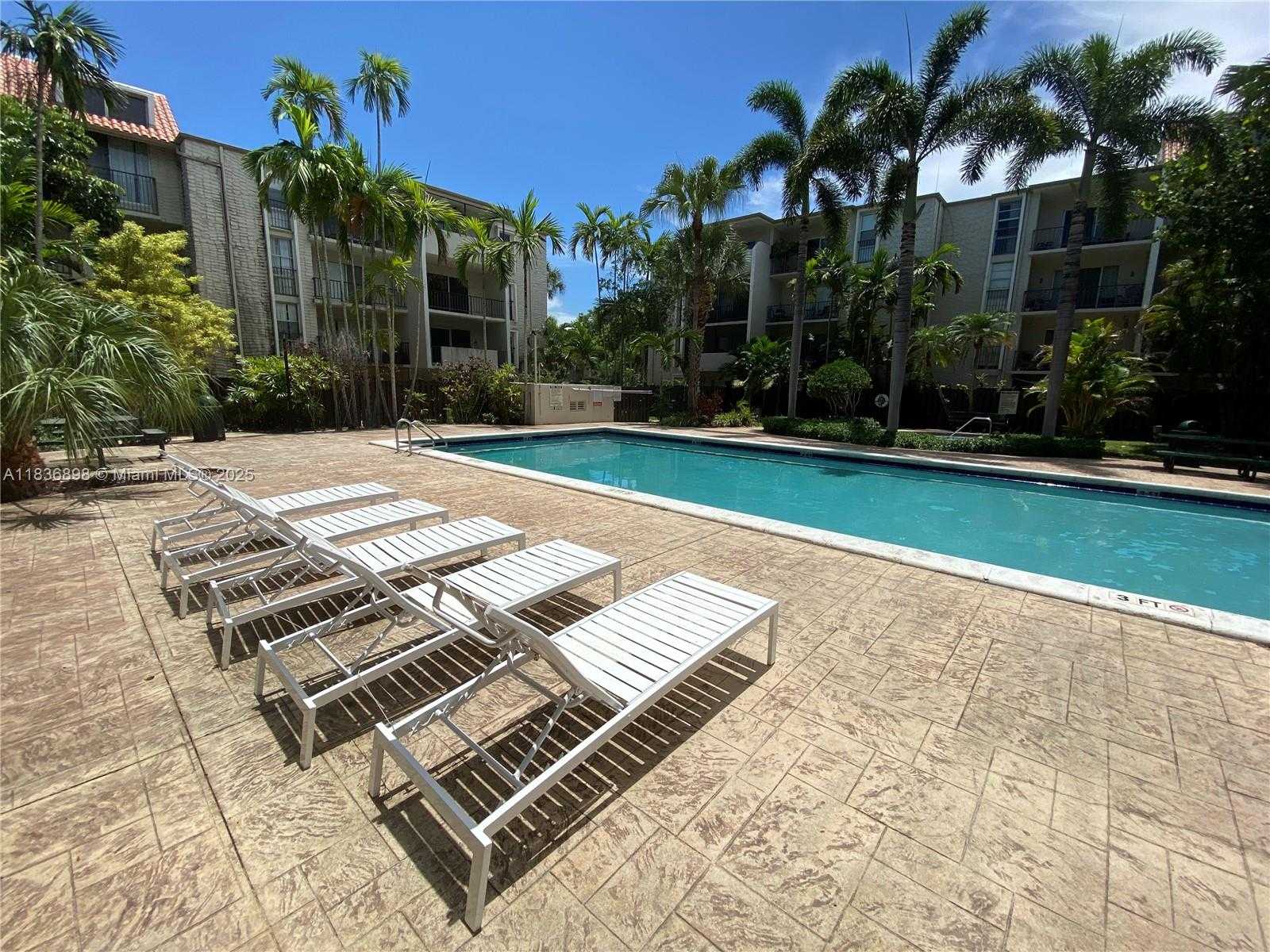 Small Image of 6900 NORTH KENDALL DR #A102, Pinecrest Number 26