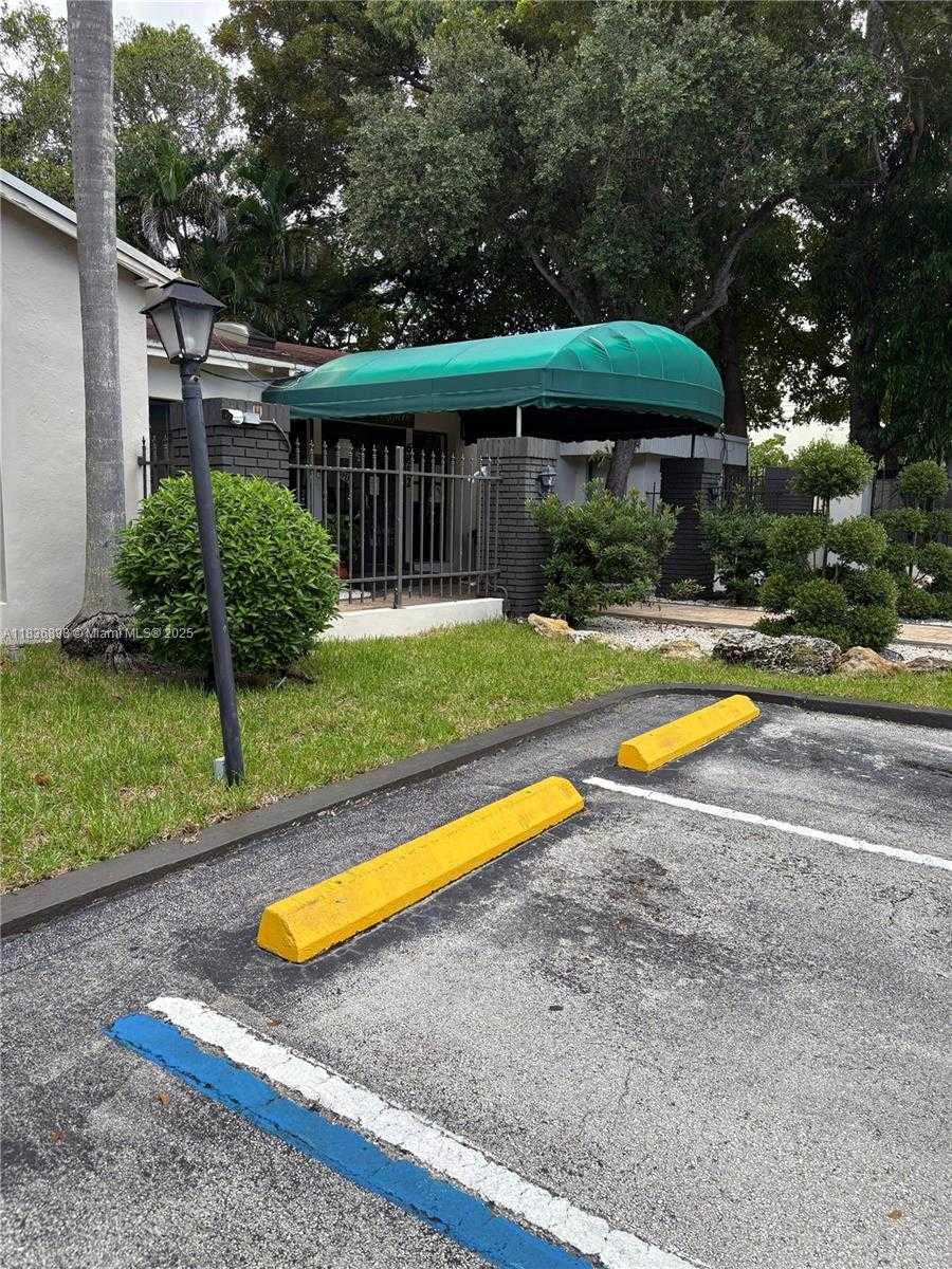 Small Image of 6900 NORTH KENDALL DR #A102, Pinecrest Number 34